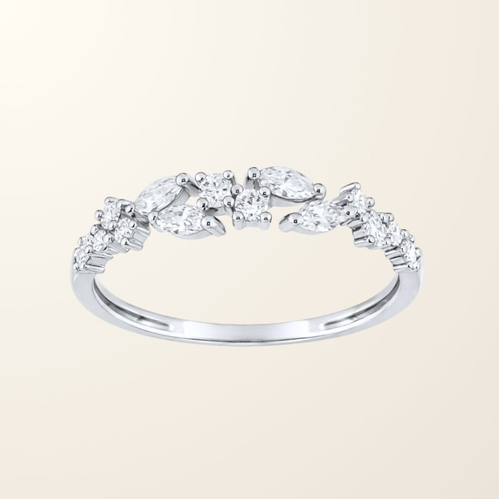 Bague Elsa – Or blanc 9cts & Diamants de synthèse