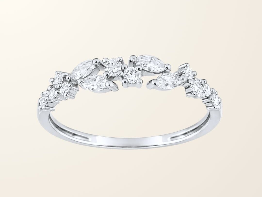 Bague Elsa - Or blanc 9cts & Diamants de synthèse