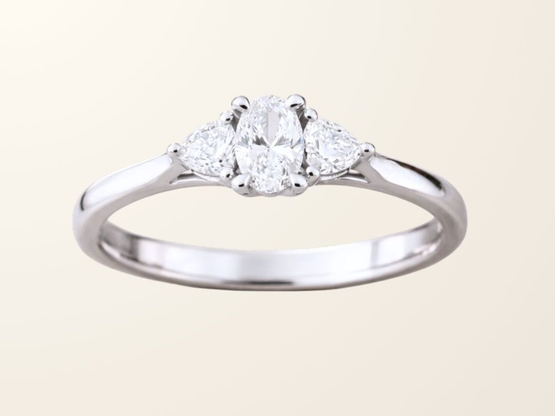 Bague Diane - Or blanc 9cts & Diamants de synthèse