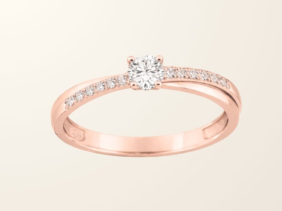 Solitaire accompagné Ava - Or rose 9cts & Oxydes