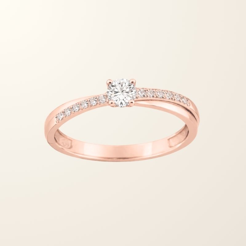 Solitaire accompagné Ava – Or rose 9cts & Oxydes